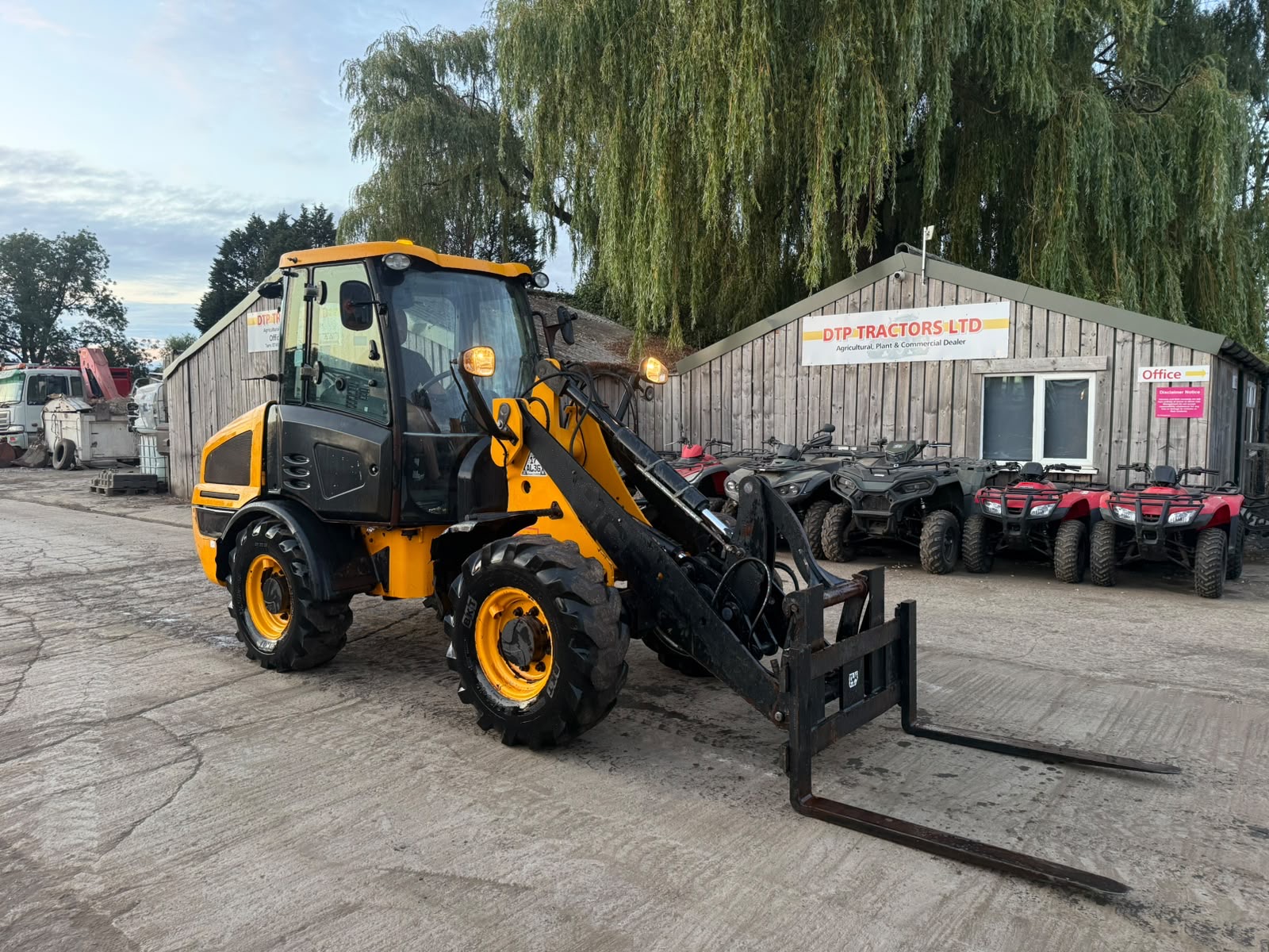 JCB 407 MINI WHEELED LOADER