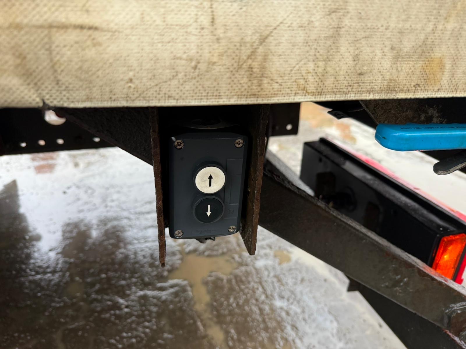 MERCEDES ATEGO 818 CURTAIN SIDER LORRY - Image 7