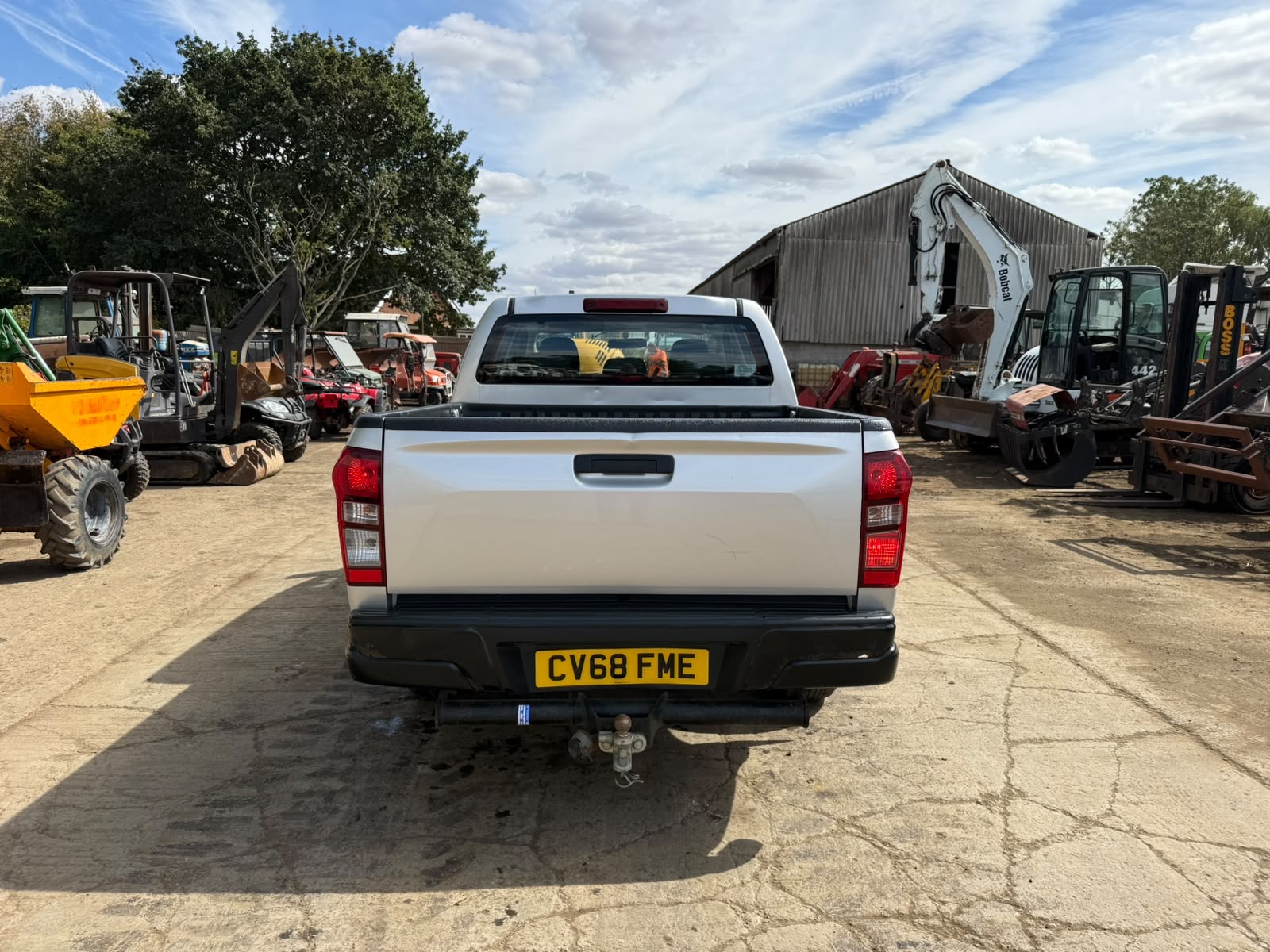 ISUZU D MAX 4x4 PICKUP - Image 7