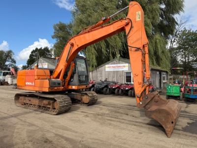 DOOSAN DX140LC 14 TON EXCAVATOR