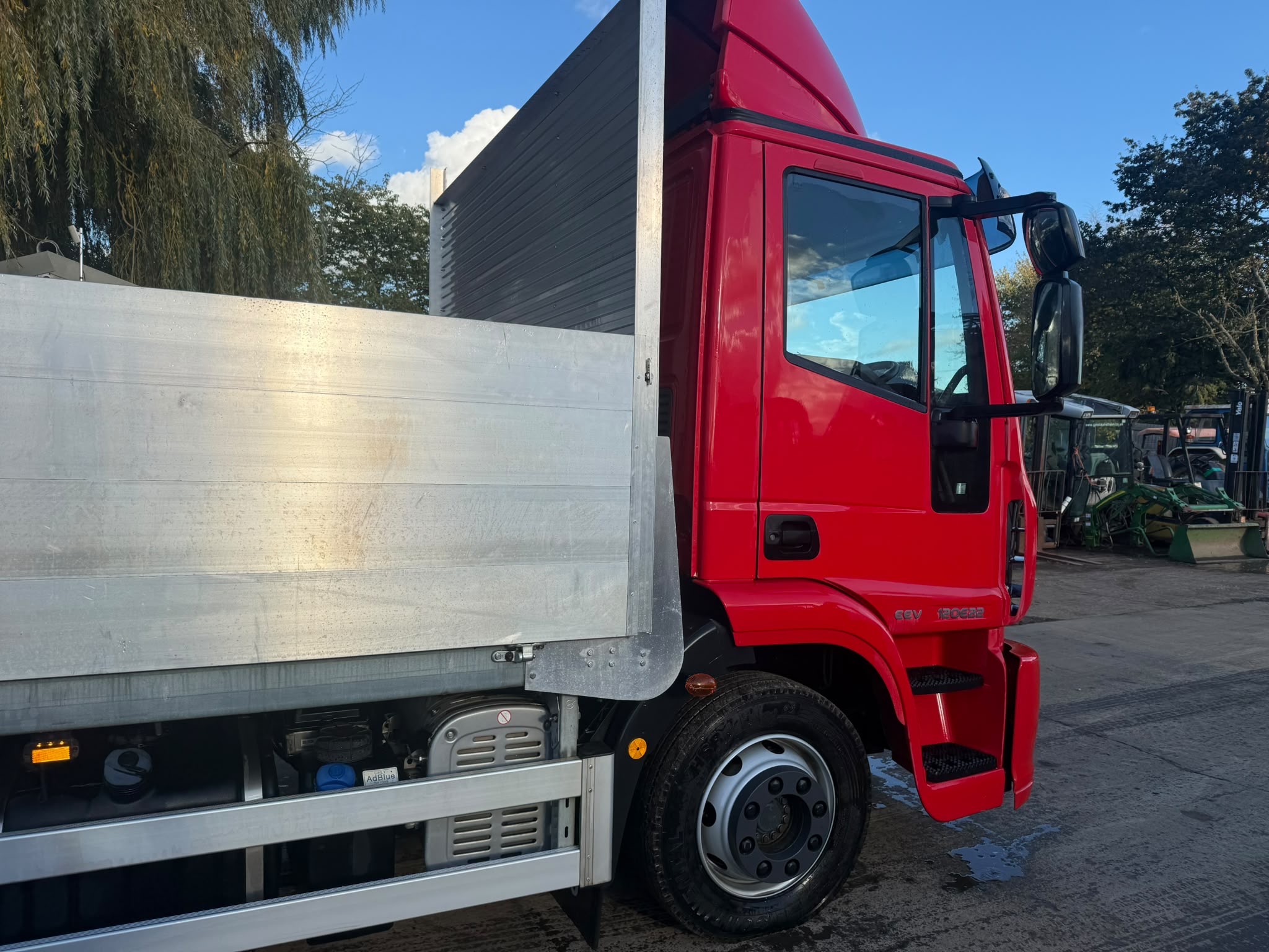 IVECO EUROCARGO 120E22 FLATBED LORRY - Image 26