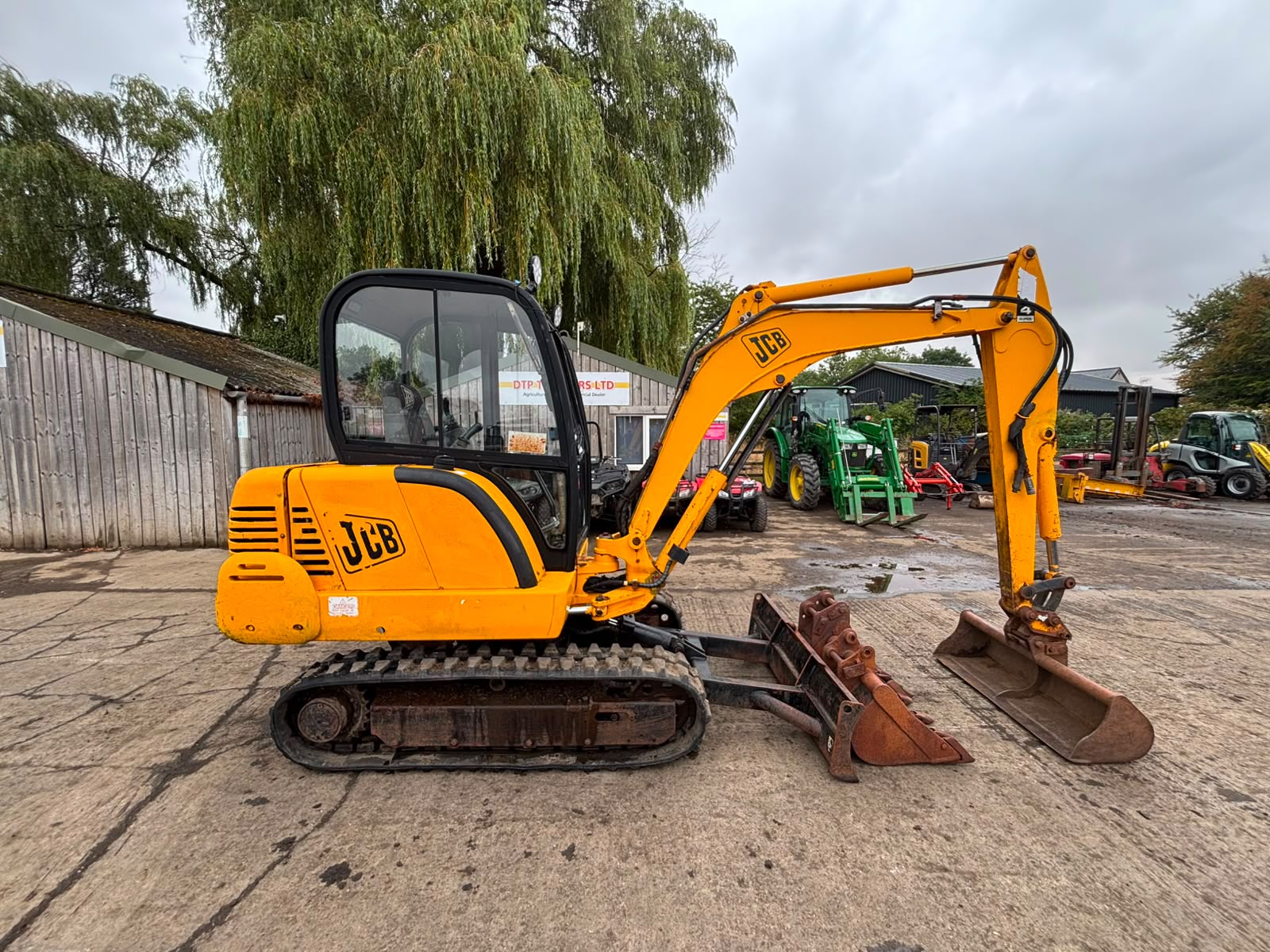 JCB 804 MINI DIGGER EXCAVATOR YEAR 2004 - Image 3