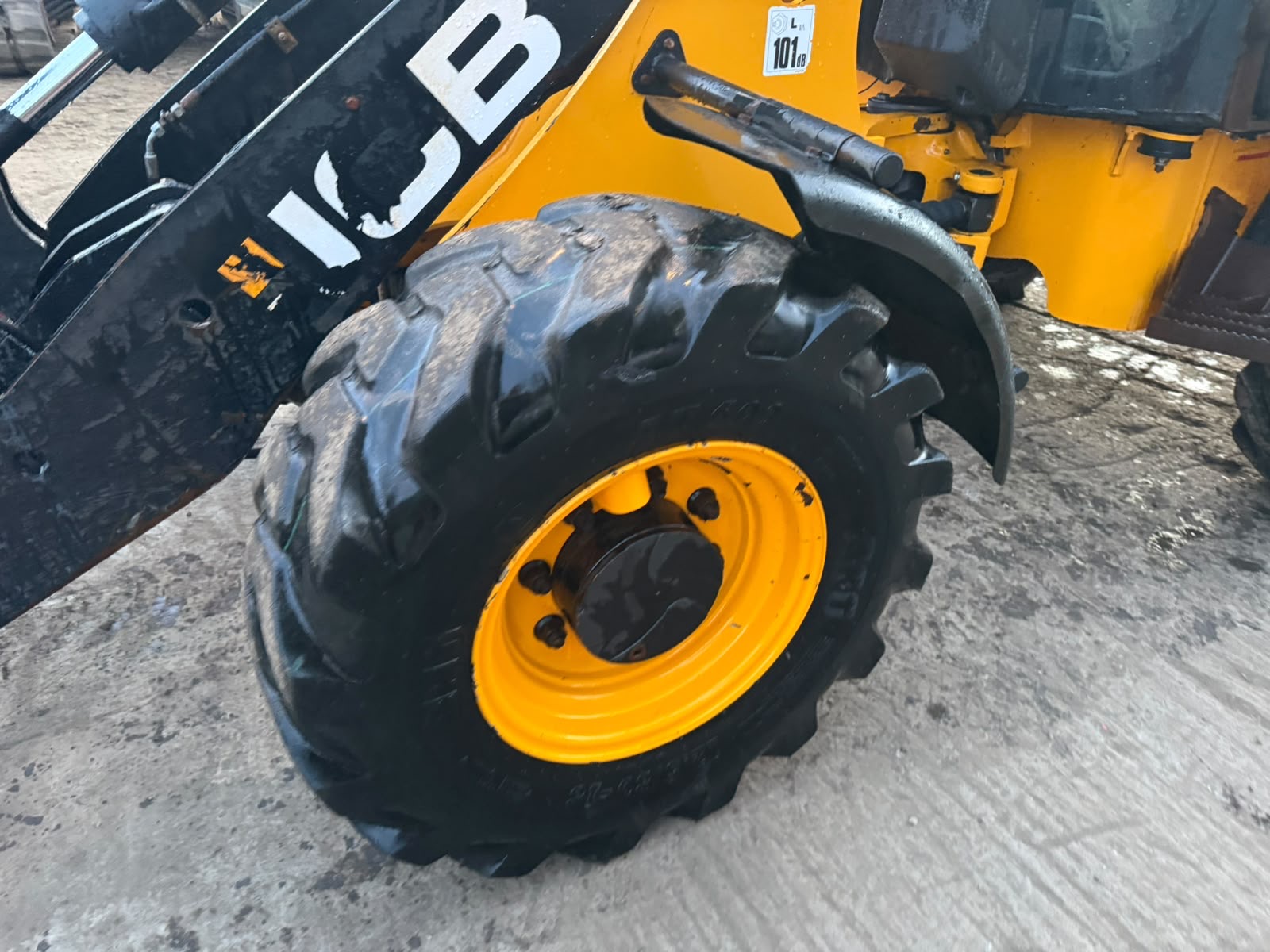 JCB 407 MINI WHEELED LOADER - Image 16