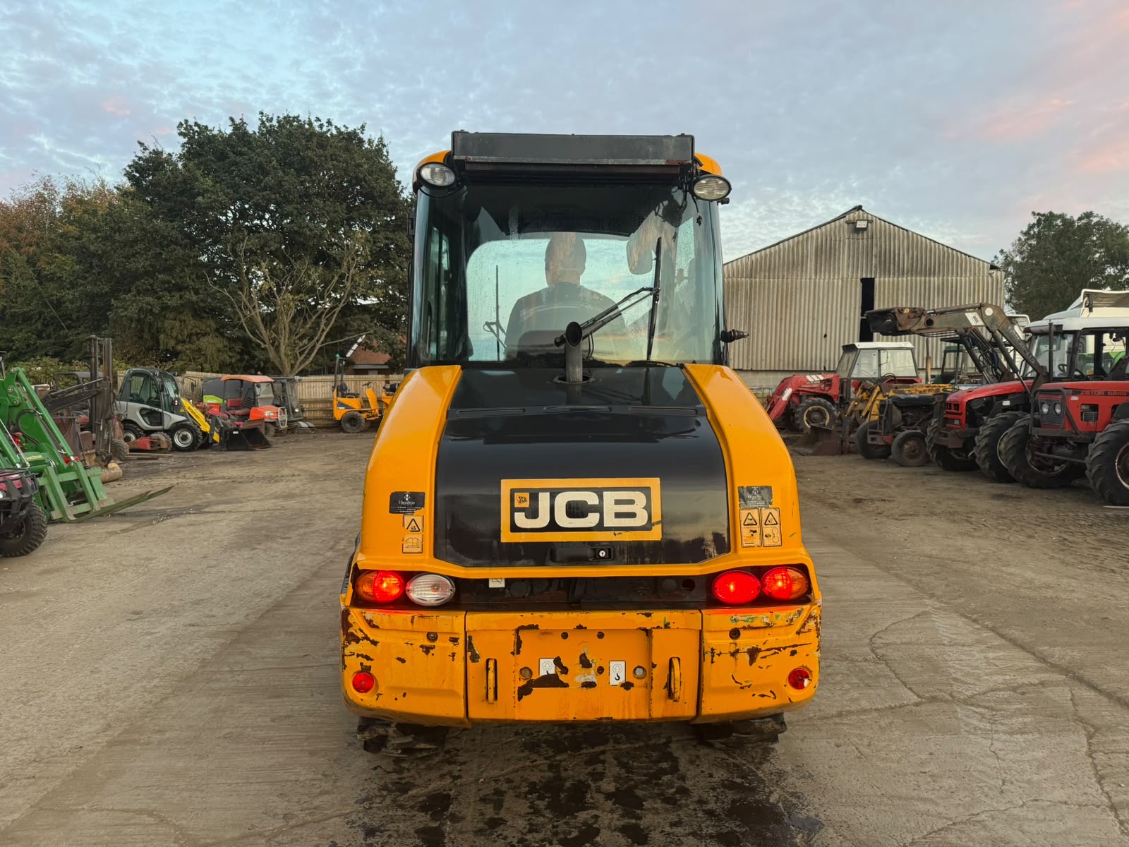 JCB 407 MINI WHEELED LOADER - Image 5