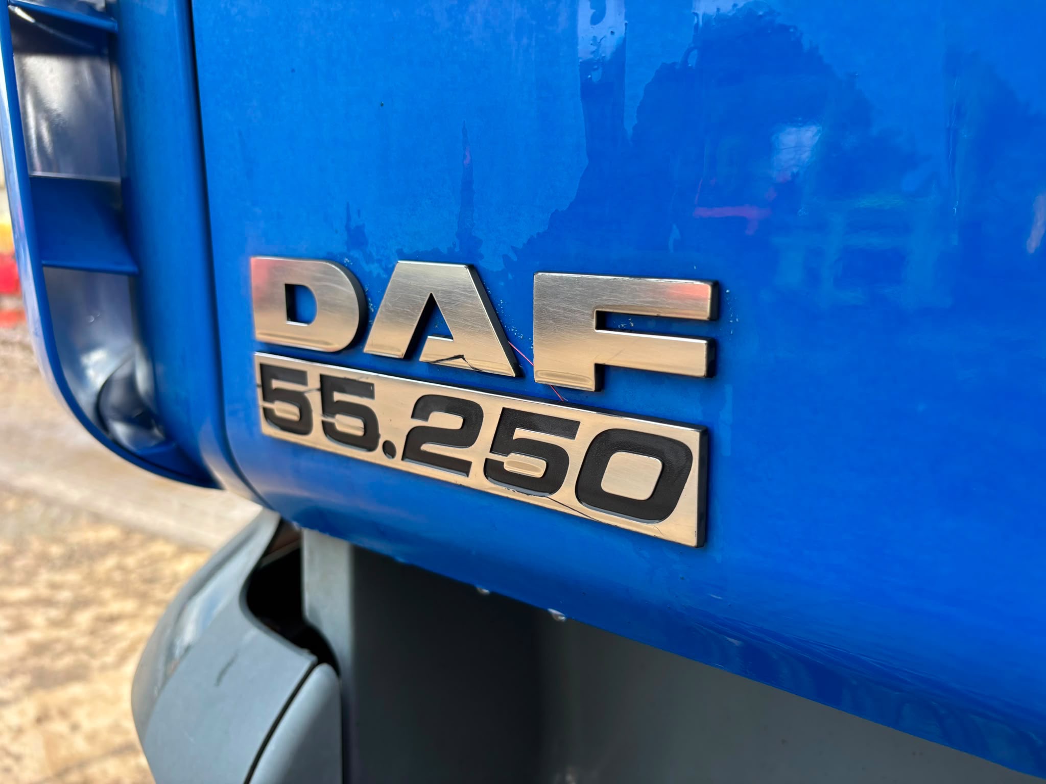 DAF LF 55.220 BRICK GRAB CRANE LORRY - Image 11