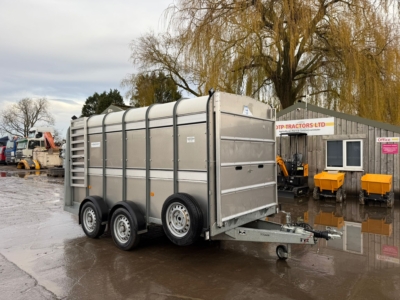 IFOR WILLIAMS 12FT TWIN AXLE LIVESTOCK TRAILER
