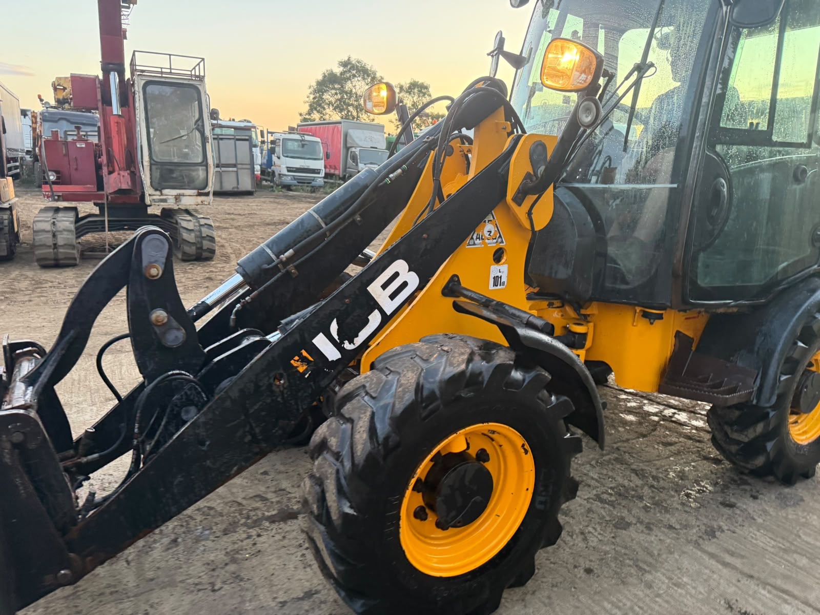 JCB 407 MINI WHEELED LOADER - Image 17
