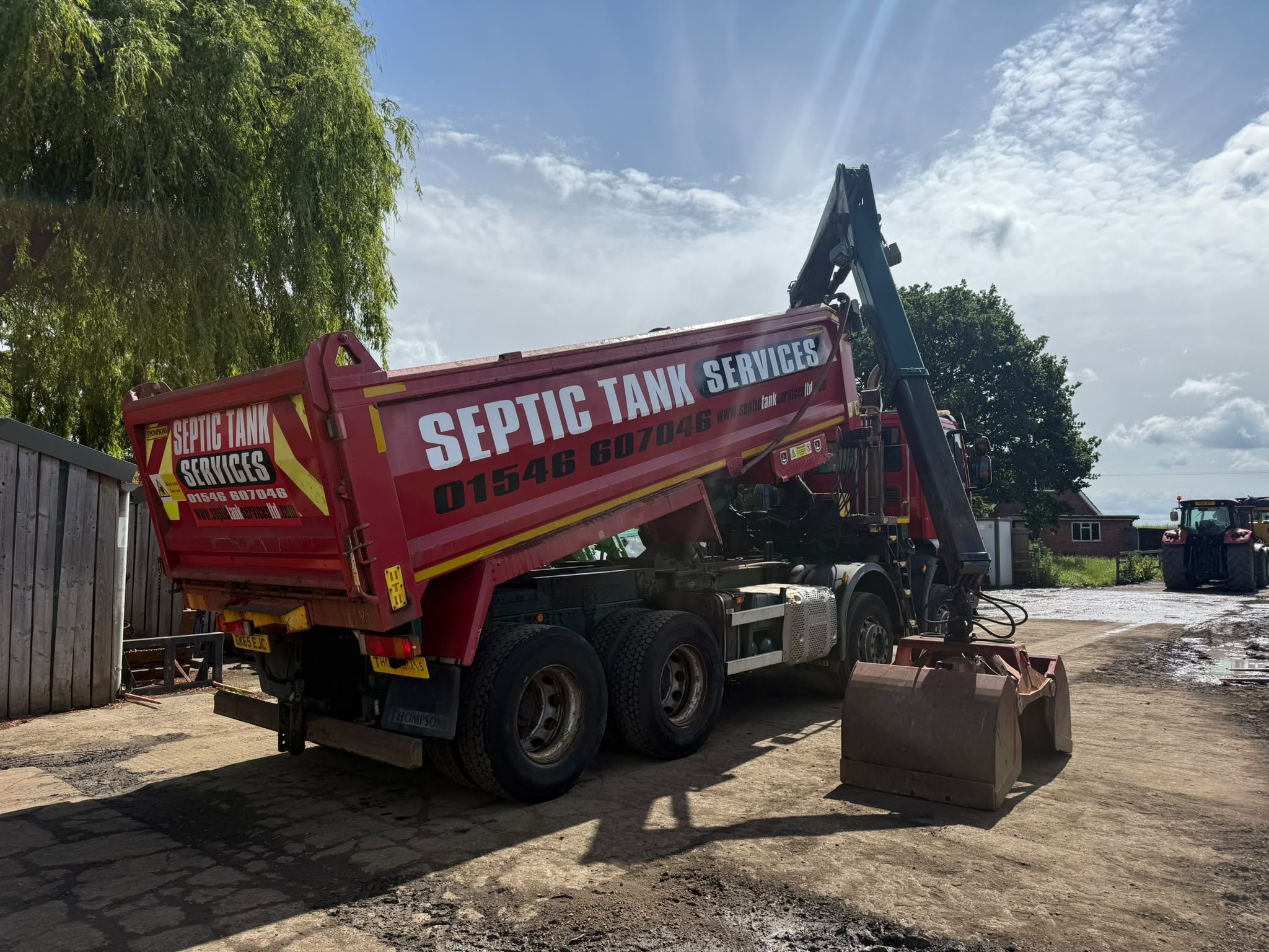IVECO 340 8 WHEEL TIPPER GRAB LORRY - Image 21