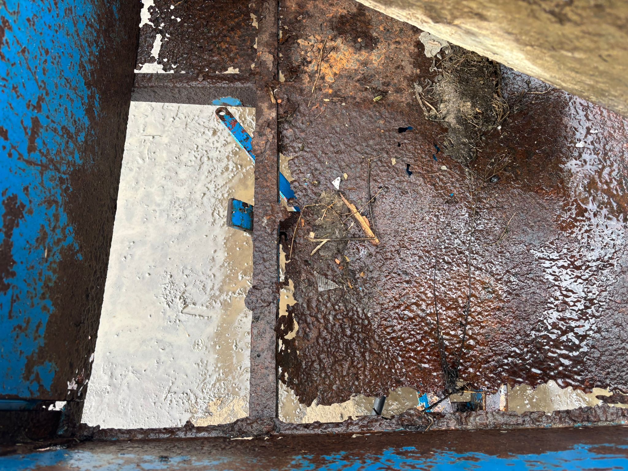 KUBOTA B1710 COMPACT TRACTOR WITH TRAILER - Image 11