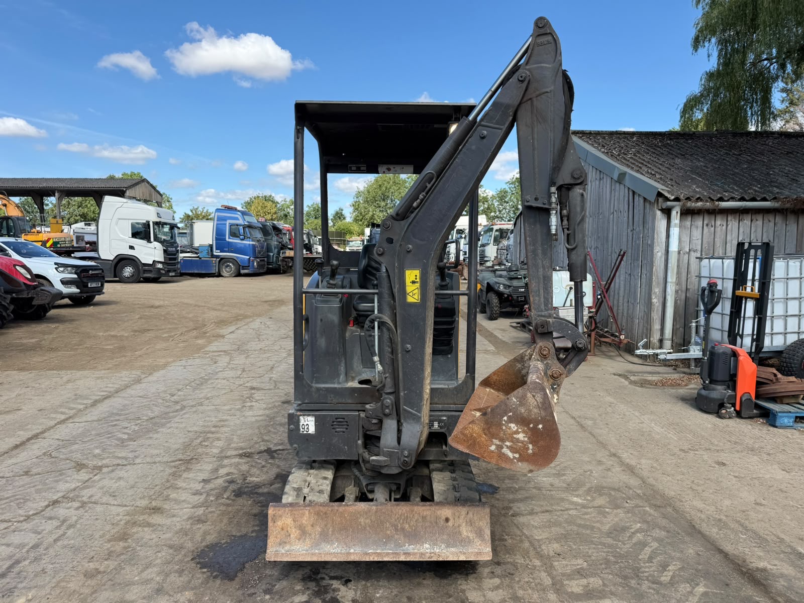 VOLVO EC15D MINI DIGGER EXCAVATOR - Image 14