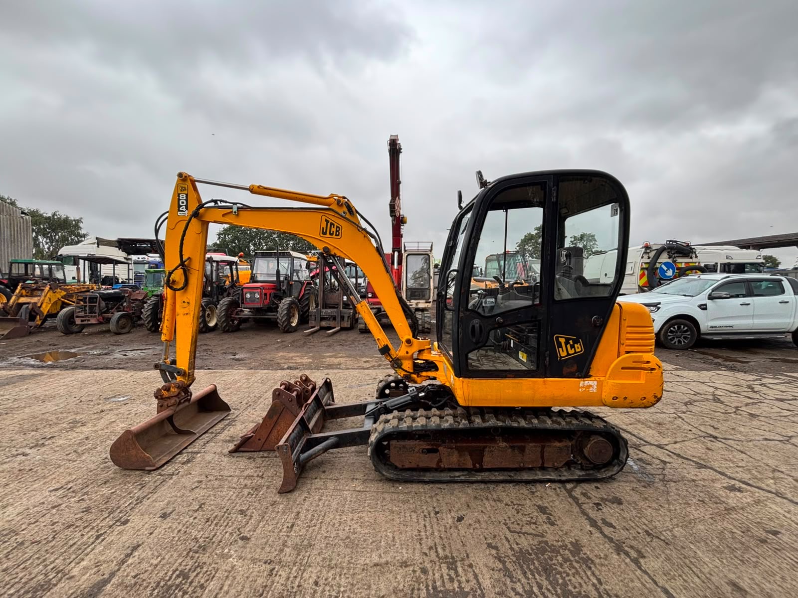 JCB 804 MINI DIGGER EXCAVATOR YEAR 2004 - Image 5