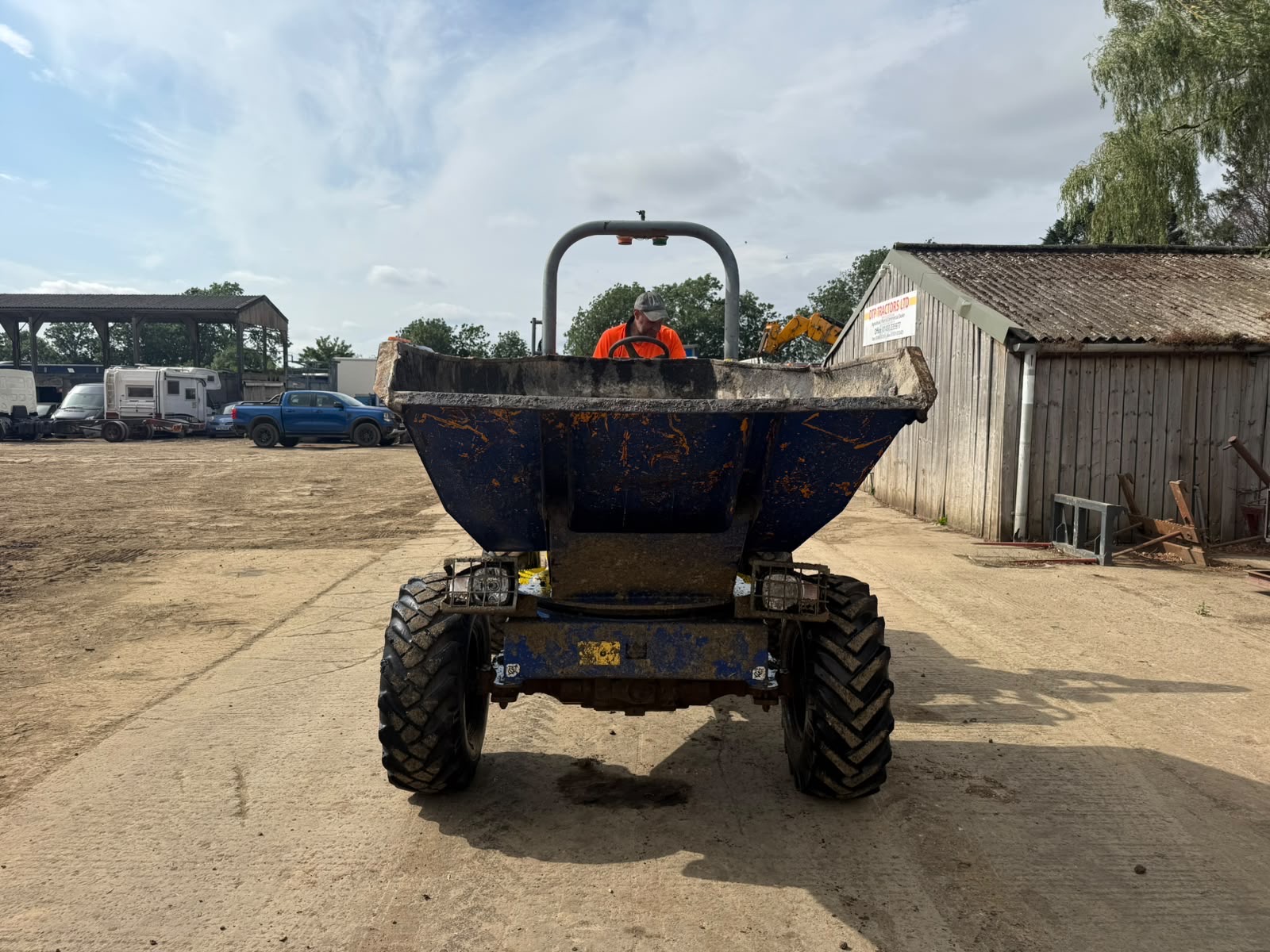 TEREX TA3 SH 3 TON SWIVEL SKIP DUMPER - Image 2