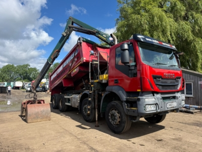 IVECO 340 8 WHEEL TIPPER GRAB LORRY