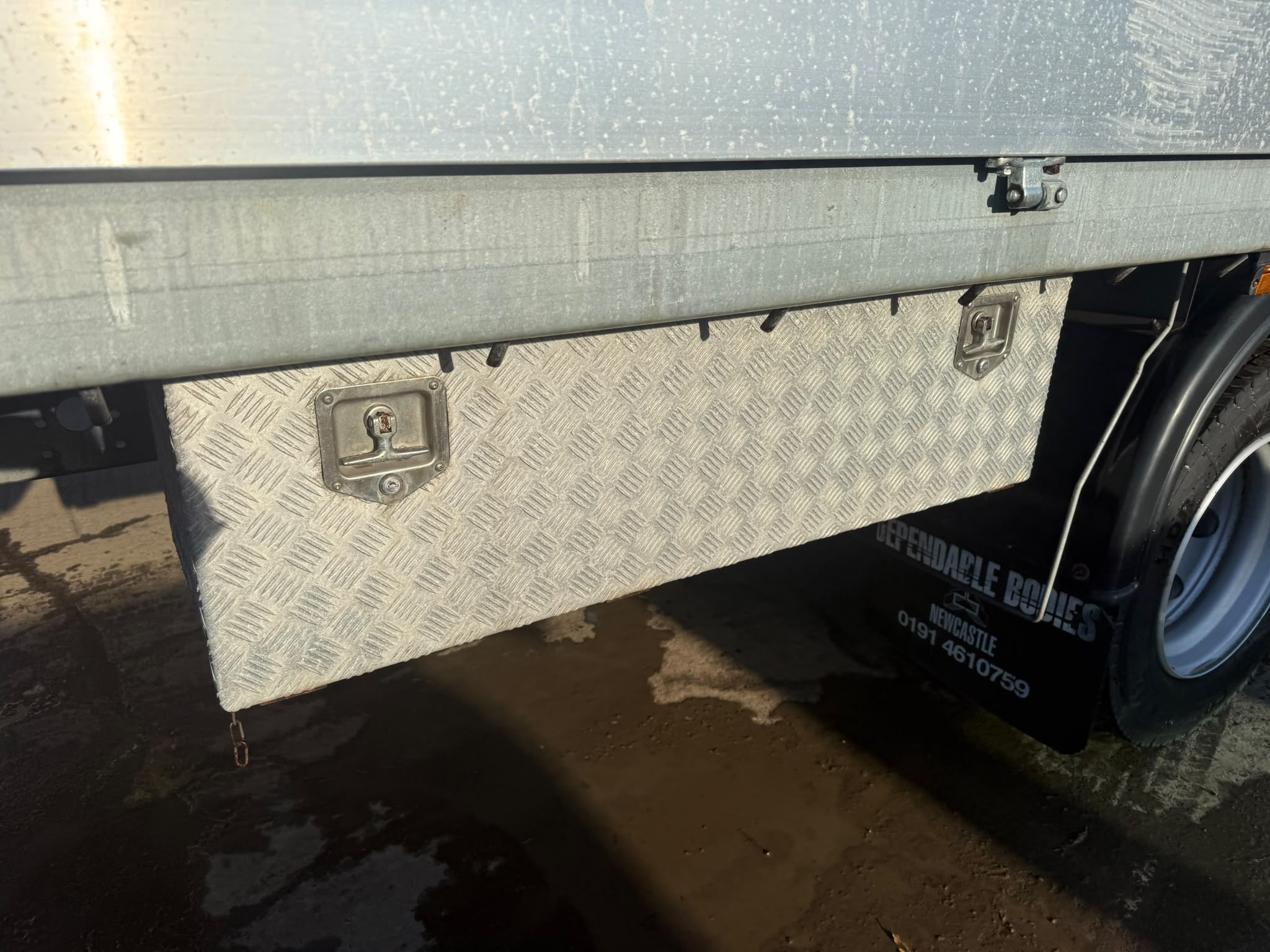 IVECO EUROCARGO 120E22 FLATBED LORRY - Image 23