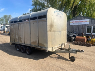 GRAHAM EDWARDS TRI AXLE LIVESTOCK CATTLE TRAILER
