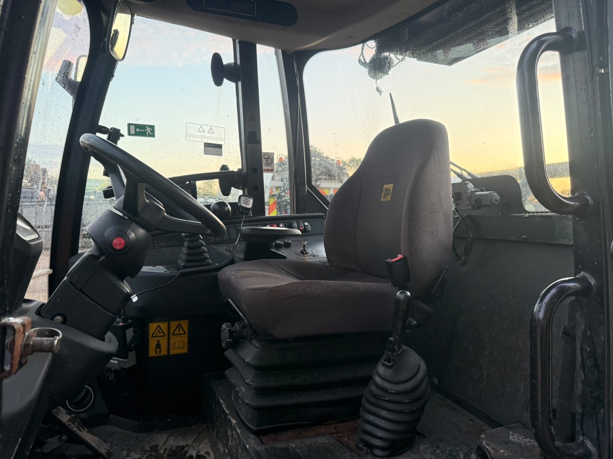 JCB 407 MINI WHEELED LOADER - Image 12