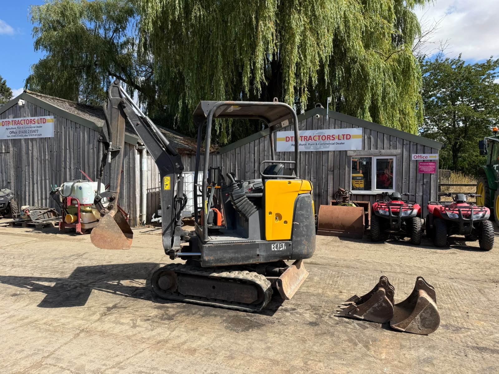 VOLVO EC15D MINI DIGGER EXCAVATOR - Image 20