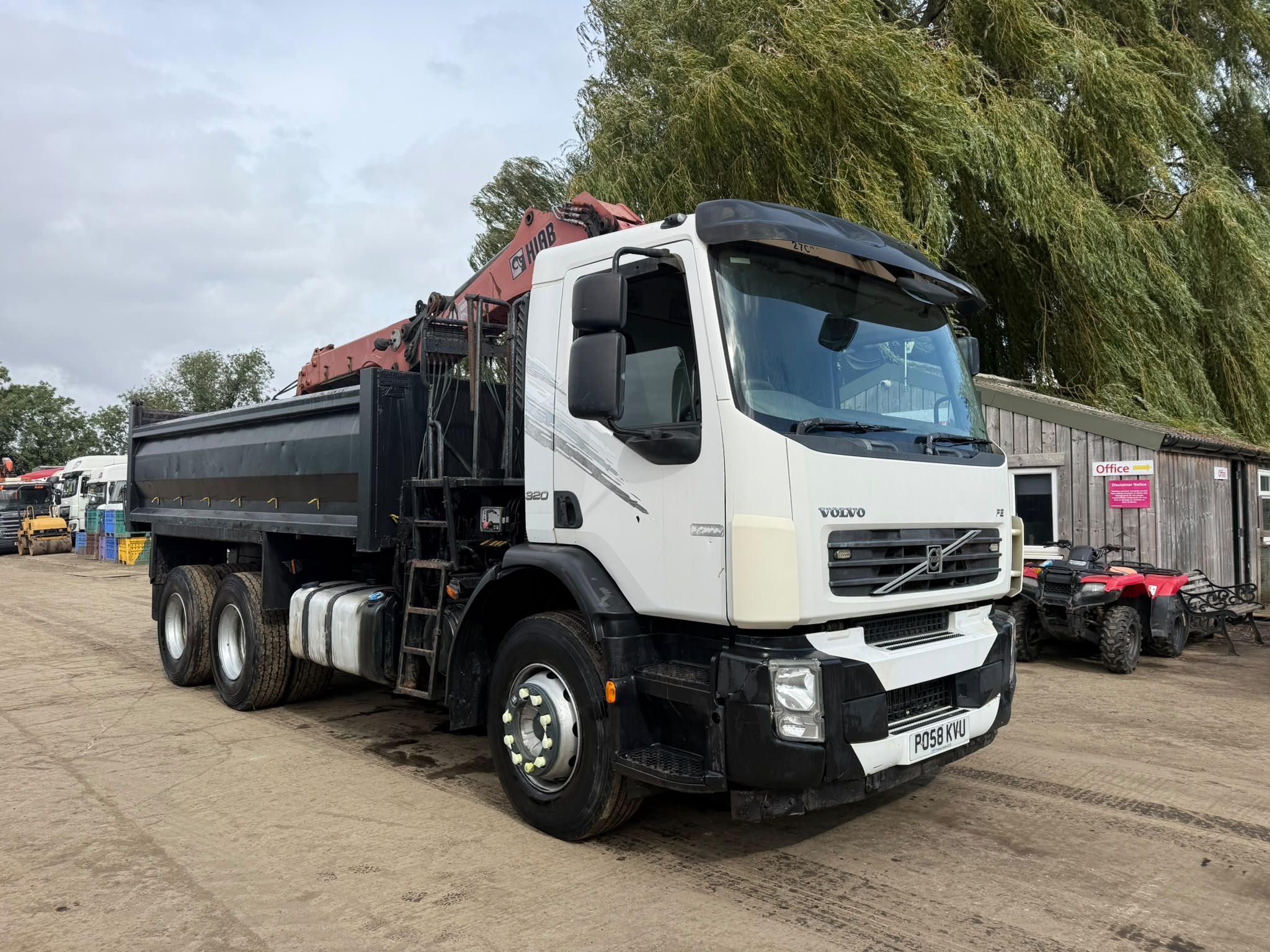 VOLVO FM410 8 WHEEL TIPPER LORRY