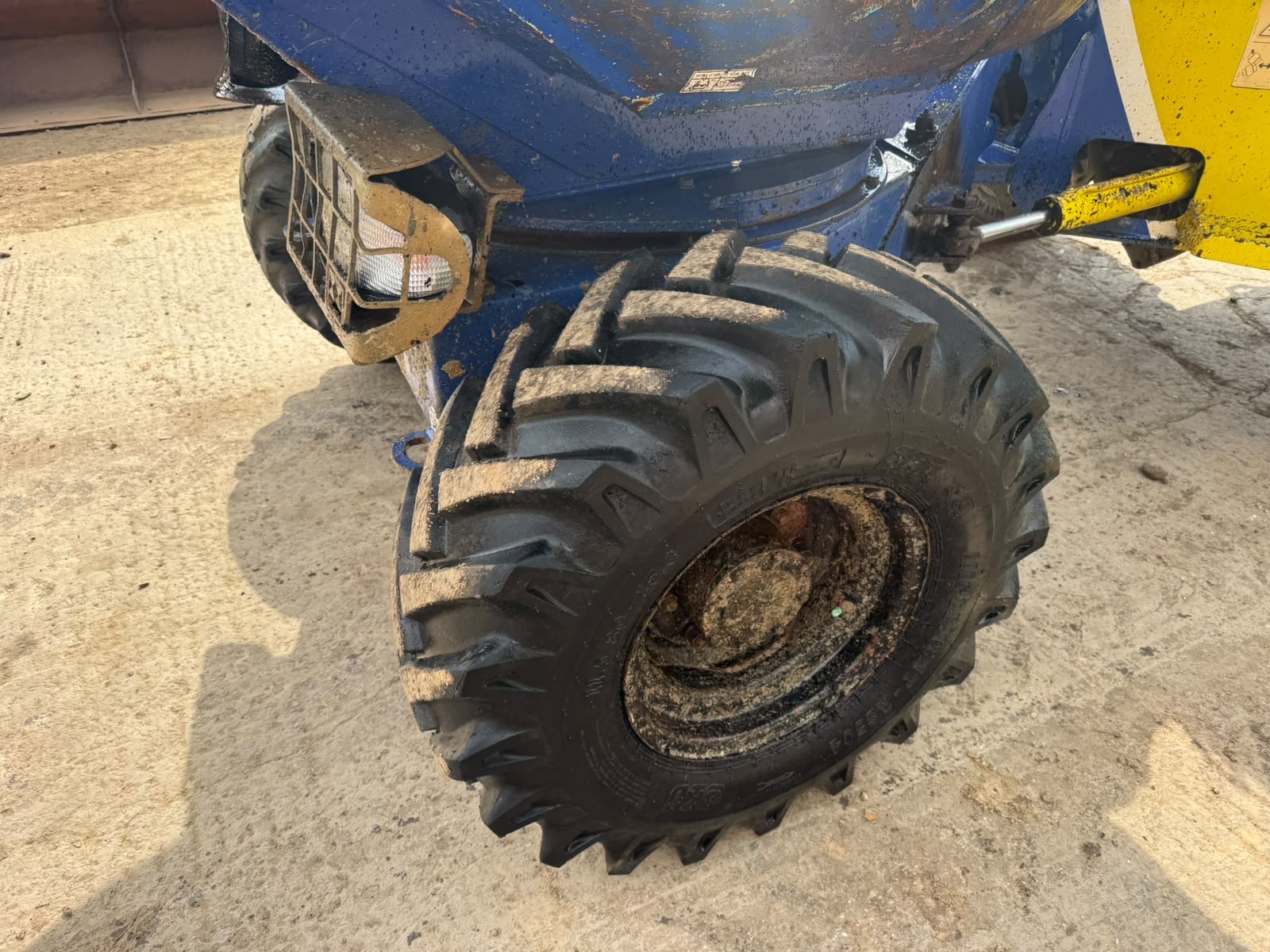 TEREX TA3 SH 3 TON SWIVEL SKIP DUMPER - Image 4