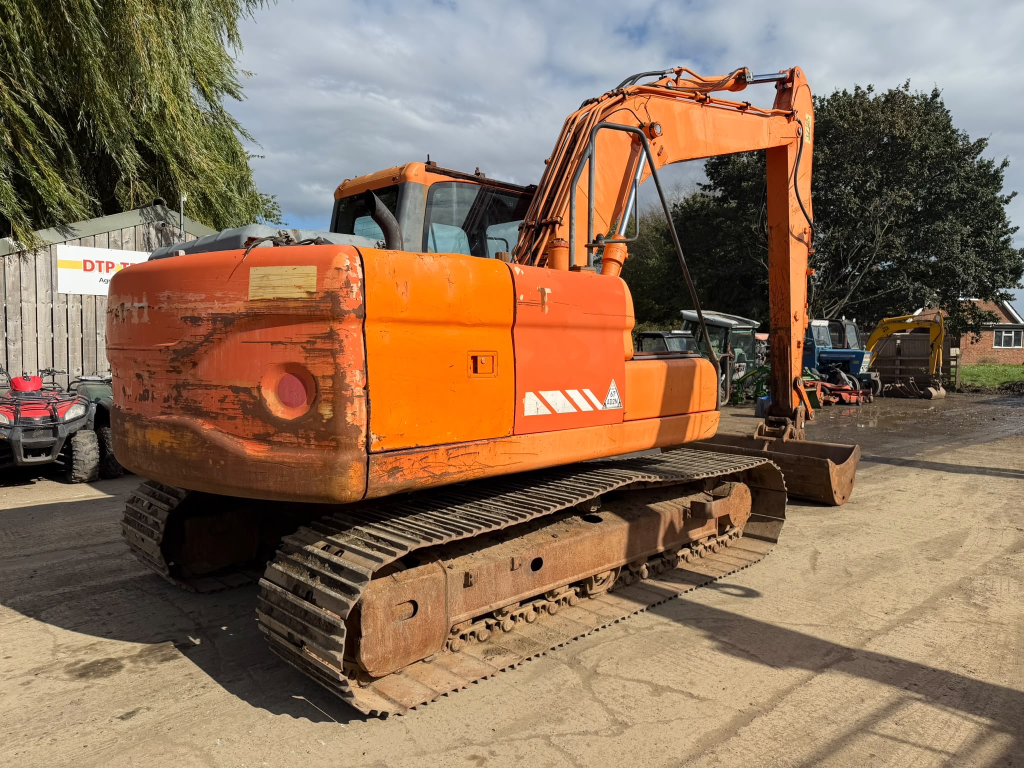 DOOSAN DX140LC 14 TON EXCAVATOR - Image 4