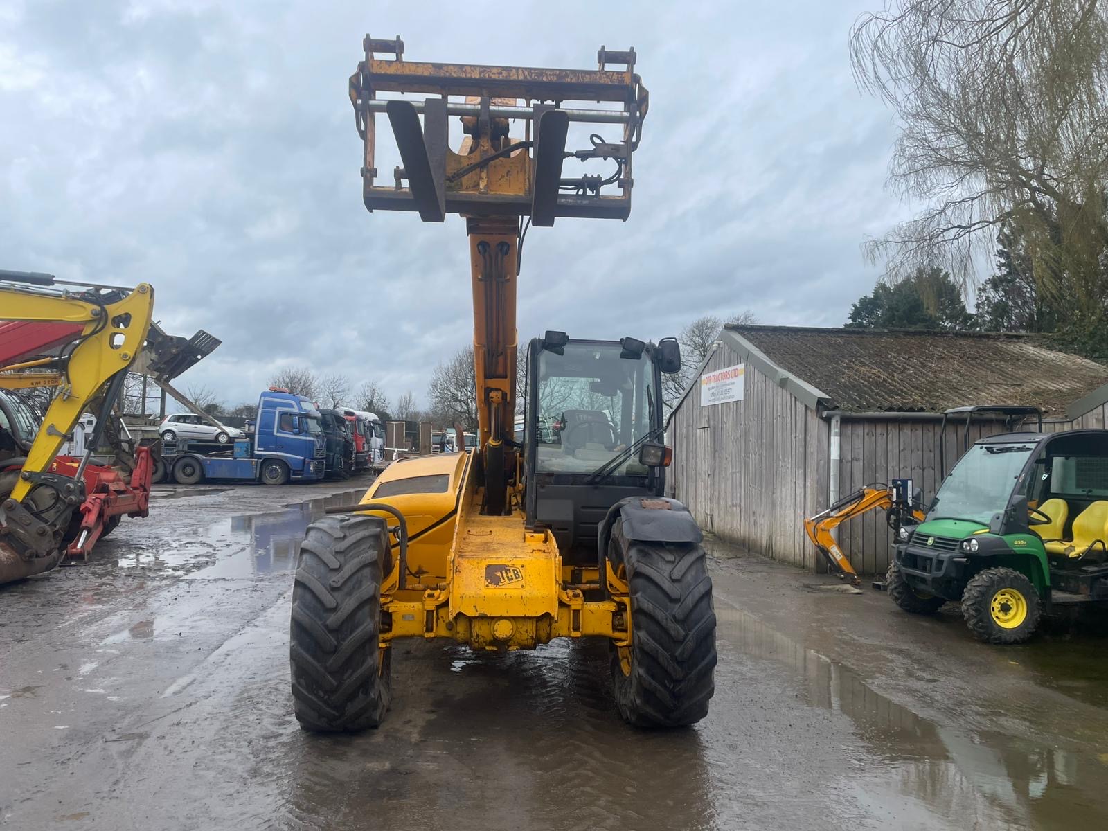 JCB 530.70 AGRI FARM TELEHANDLER - Image 3