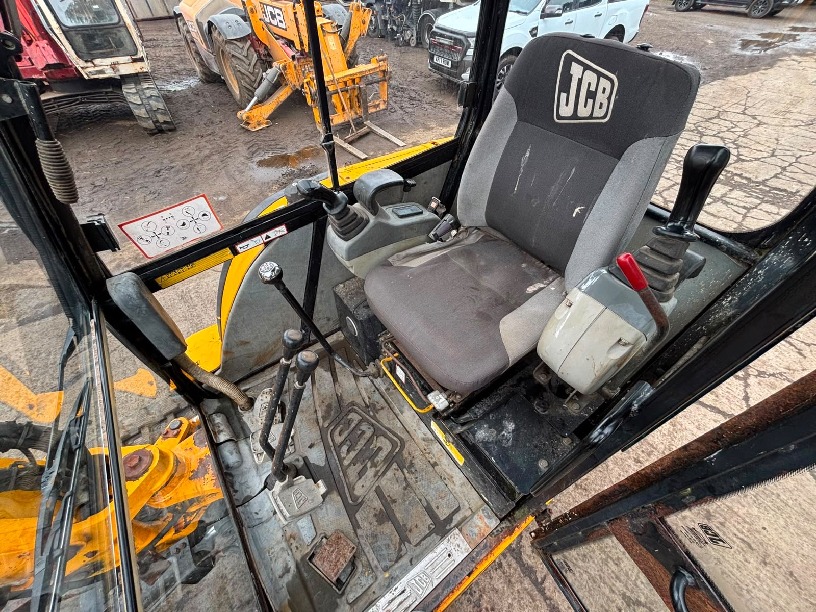 JCB 804 MINI DIGGER EXCAVATOR YEAR 2004 - Image 16