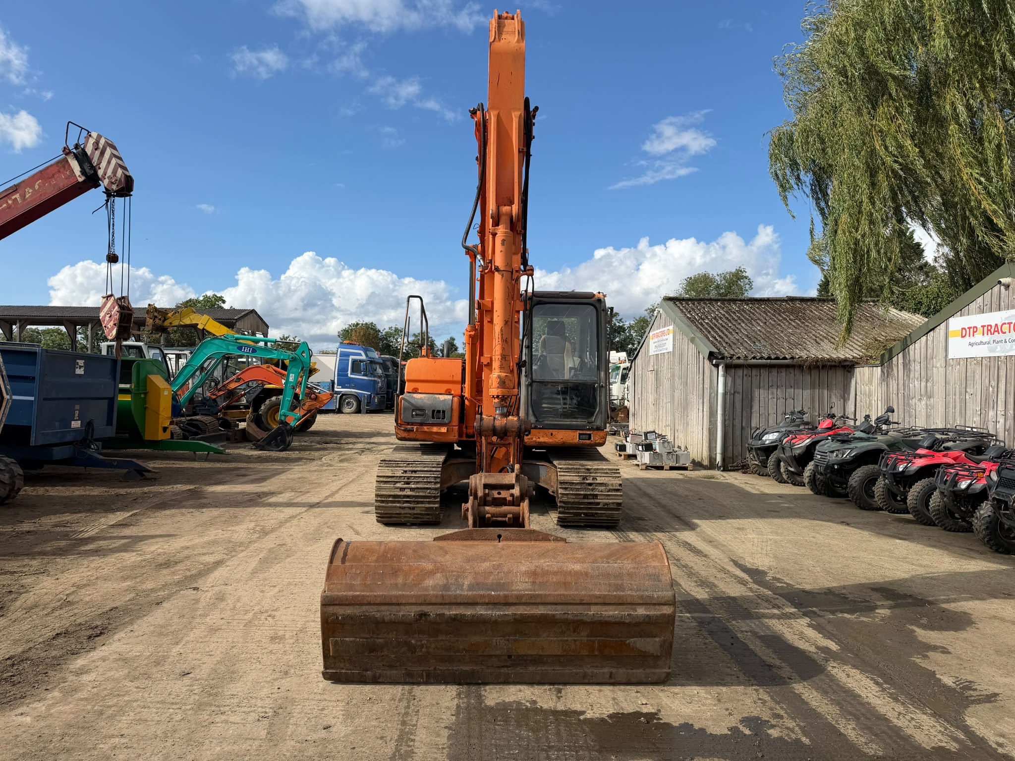DOOSAN DX140LC 14 TON EXCAVATOR - Image 8