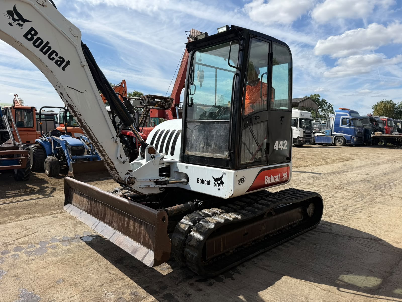 BOBCAT 442 7.5 TON EXCAVATOR - Image 7