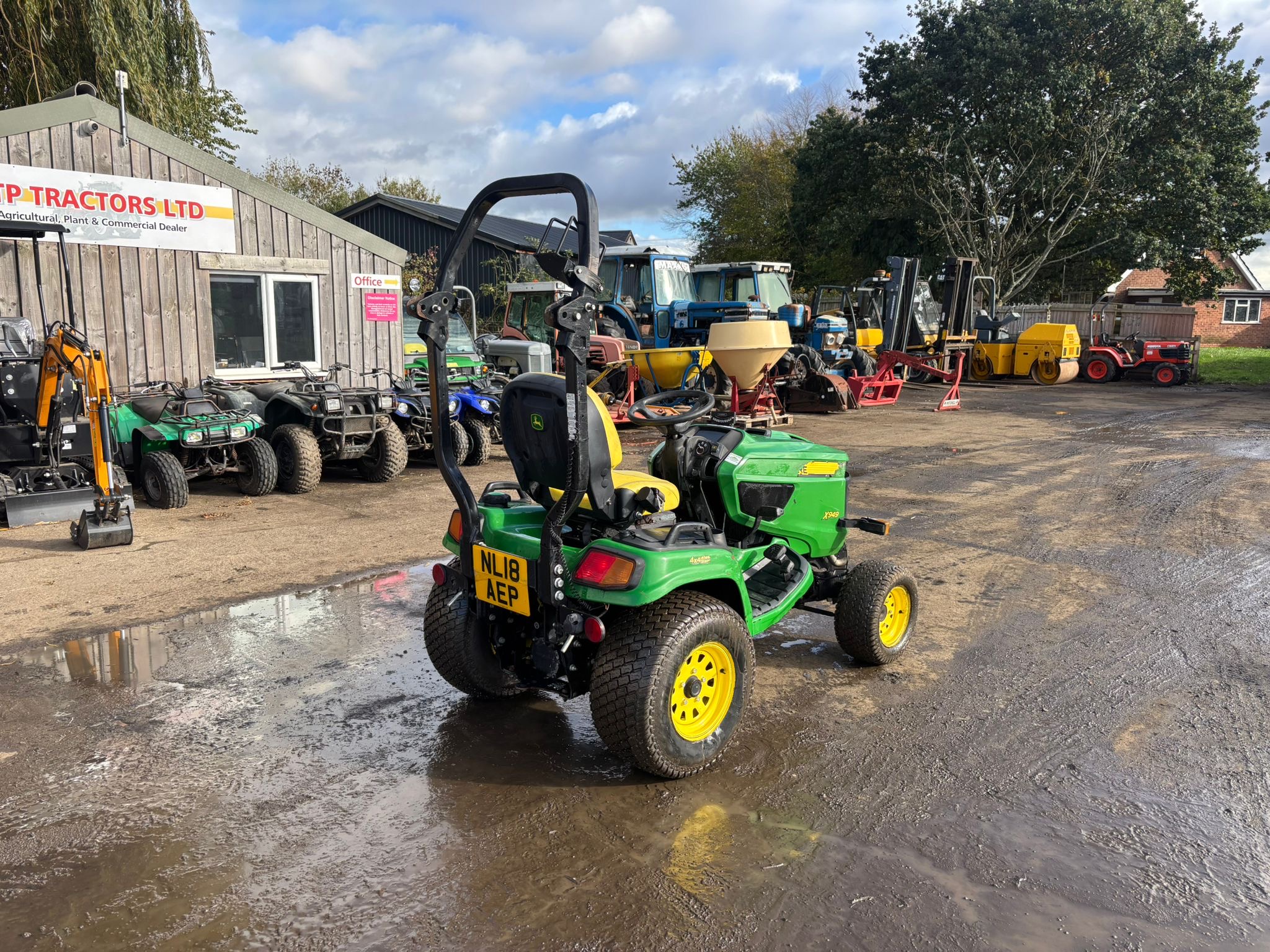 JOHN DEERE X949 4WD COMPACT TRACTOR - Image 3