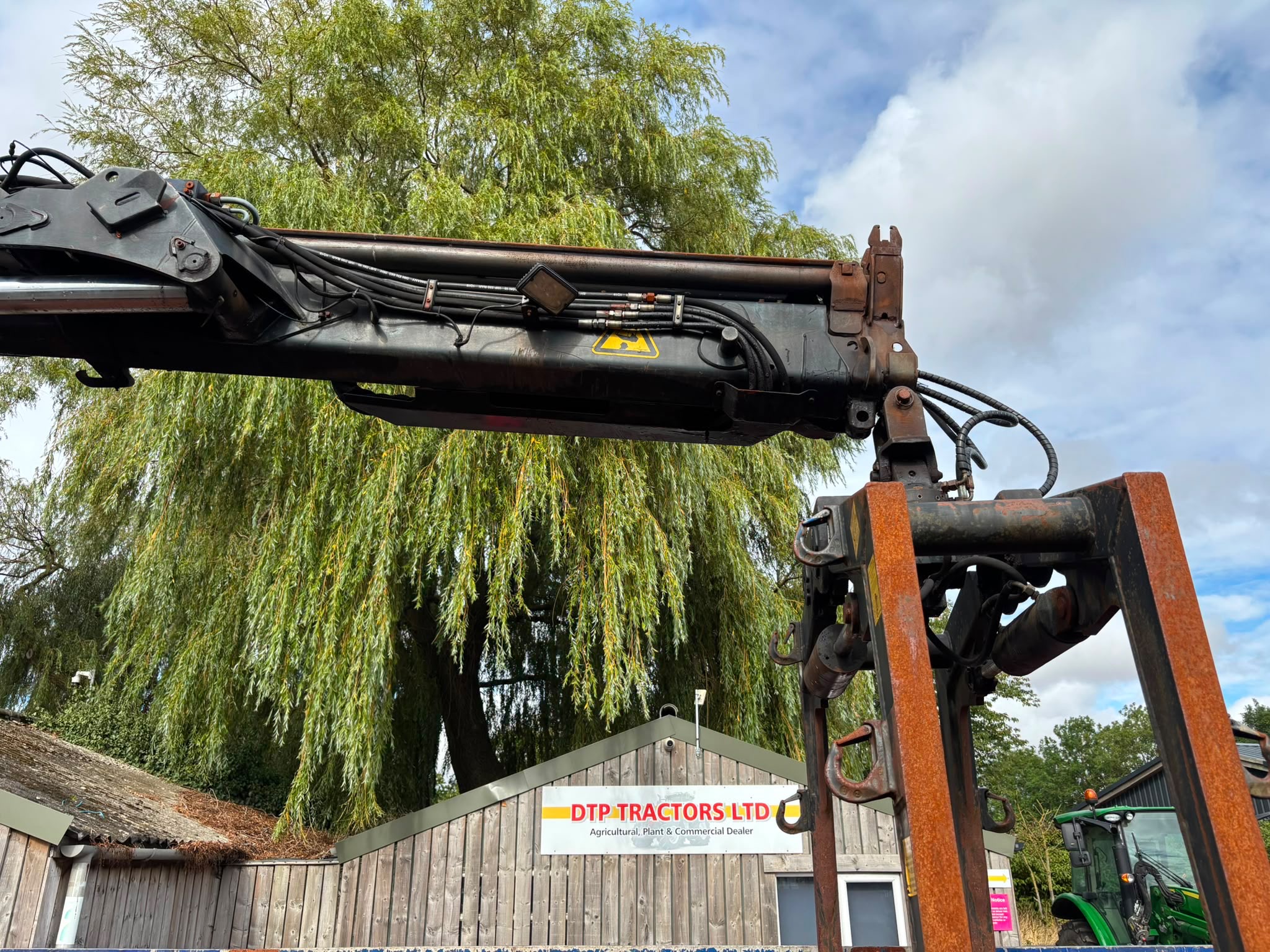 DAF LF 55.220 BRICK GRAB CRANE LORRY - Image 21