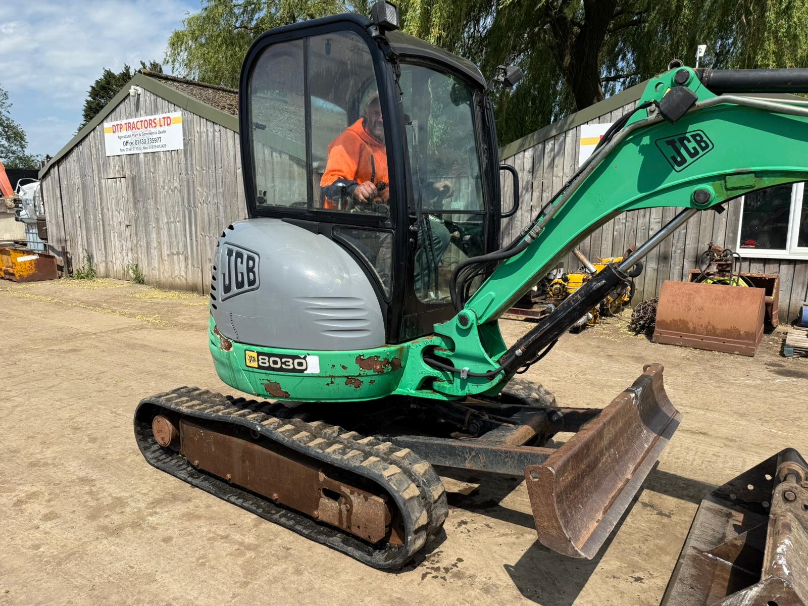 JCB 8030 3 TON MINI DIGGER EXCAVATOR - Image 3
