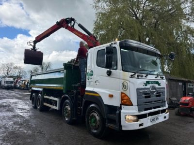 HINO 700 TIPPER GRAB LORRY 8 WHEELER