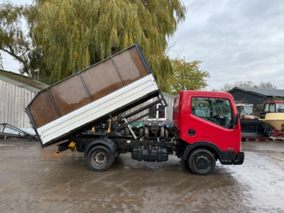 NISSAN CABSTAR 35.13 TIPPER TRUCK