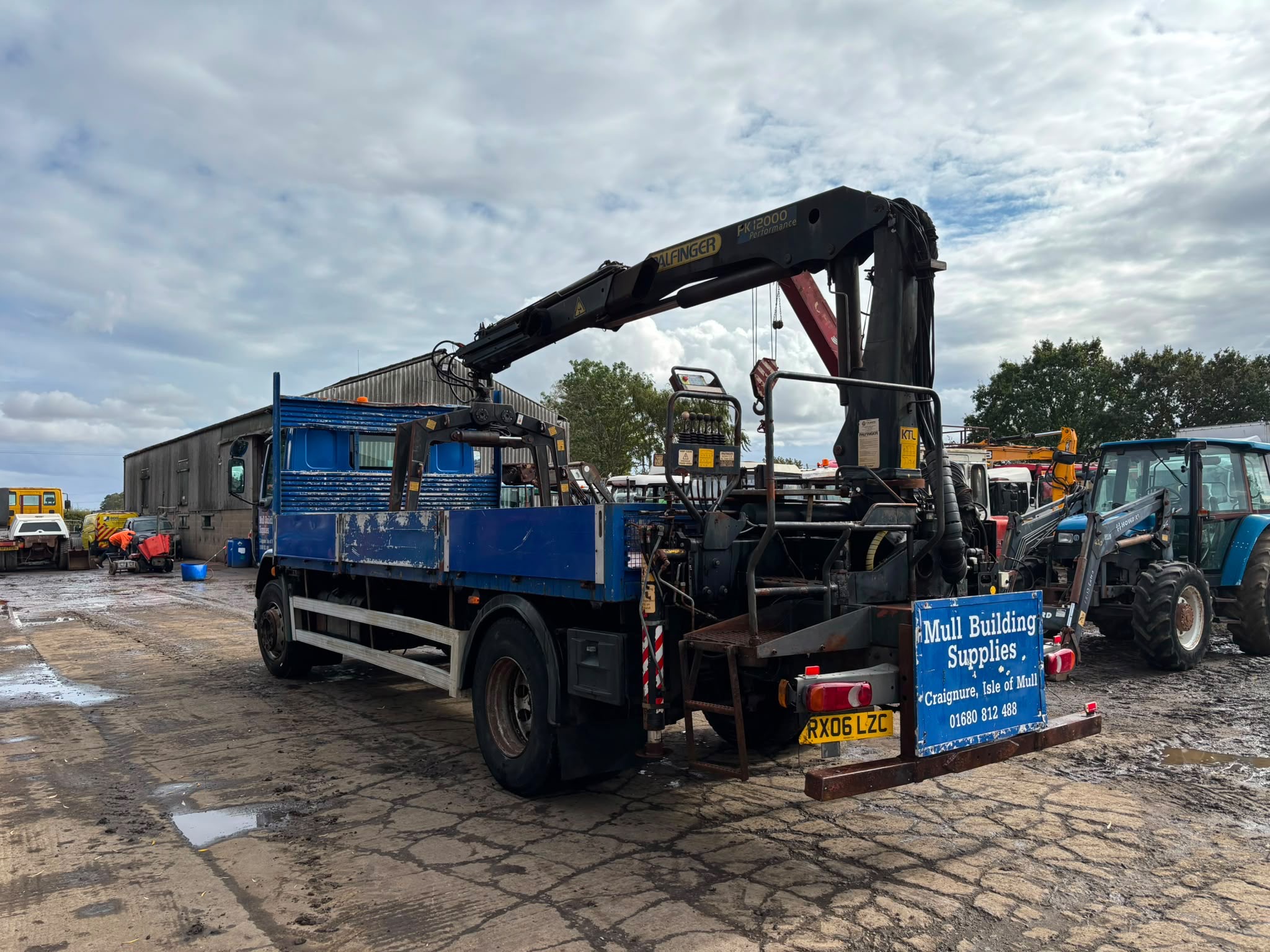 DAF LF 55.220 BRICK GRAB CRANE LORRY - Image 26