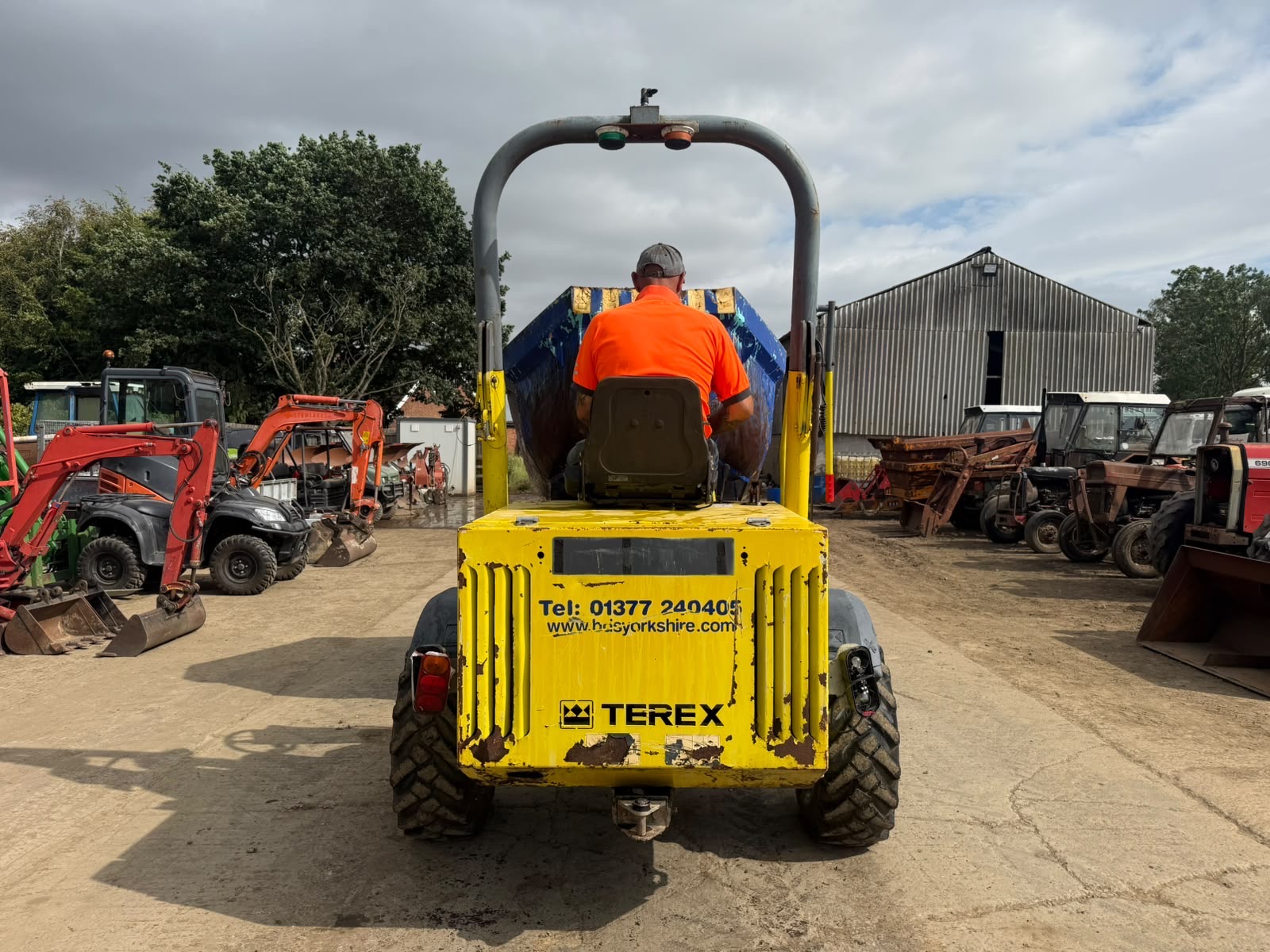 TEREX TA3 SH 3 TON SWIVEL SKIP DUMPER - Image 5