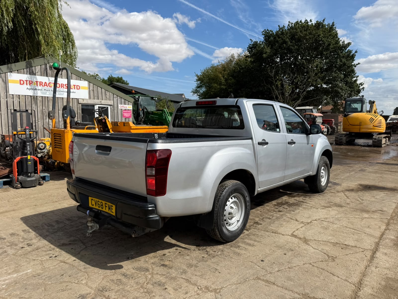 ISUZU D MAX 4x4 PICKUP - Image 3
