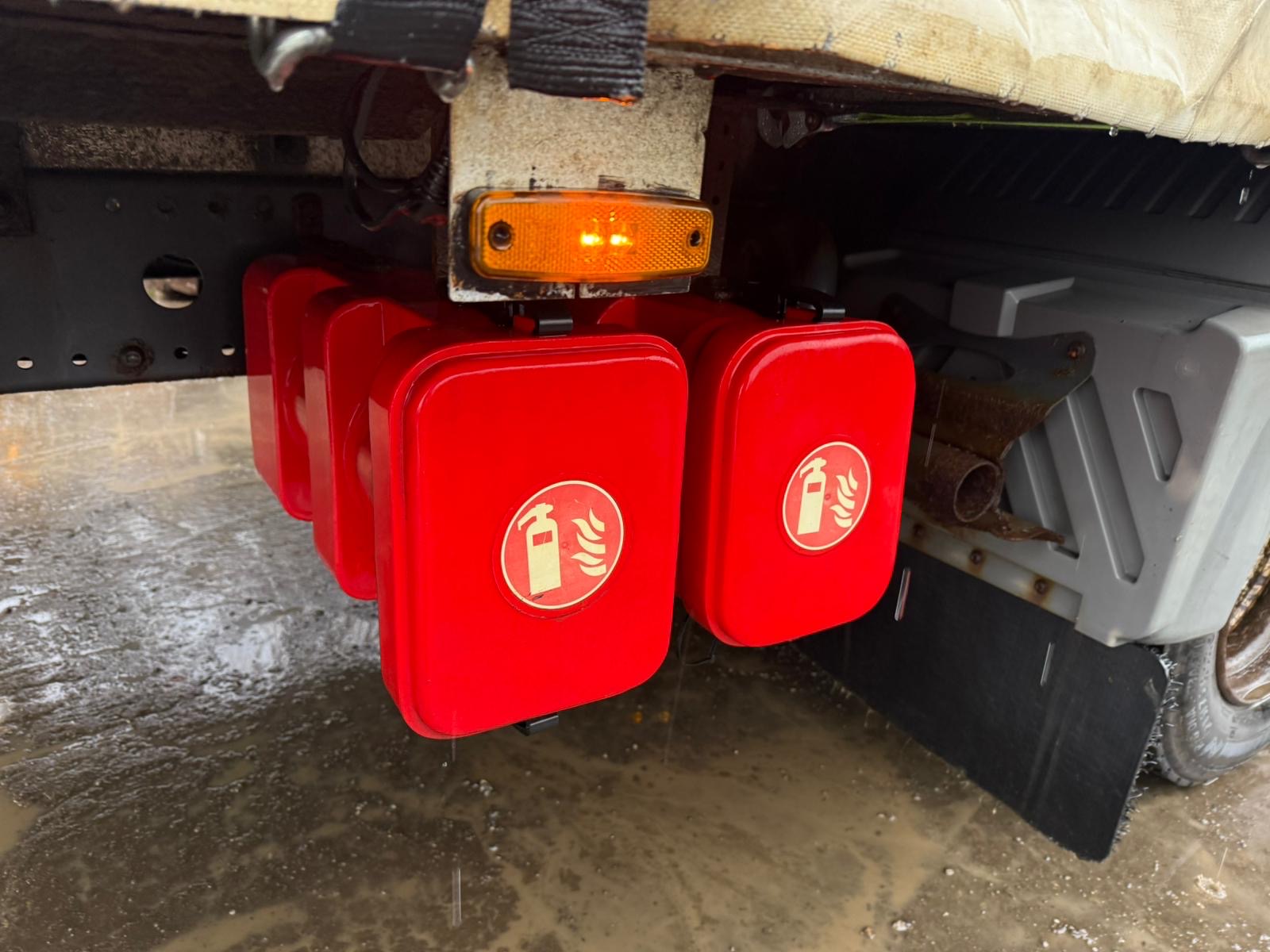 MERCEDES ATEGO 818 CURTAIN SIDER LORRY - Image 10