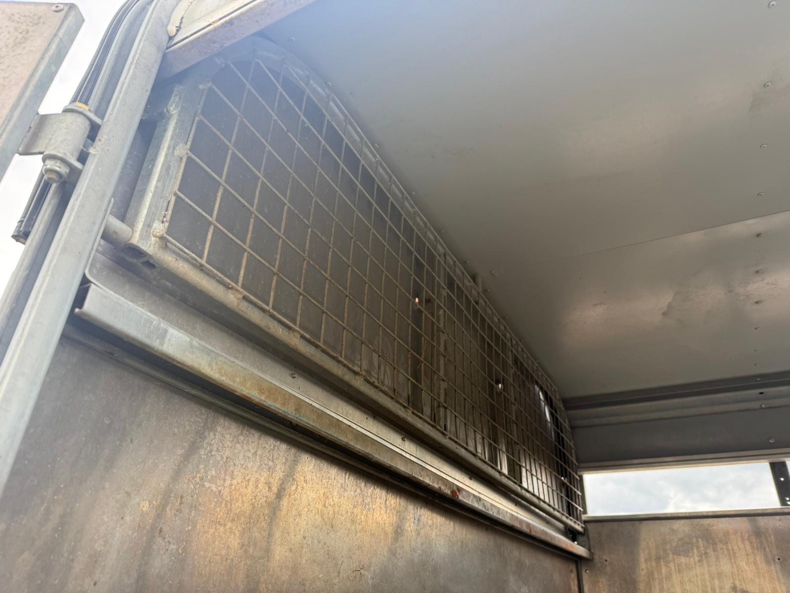 IFOR WILLIAM 14ft TRI AXLE LIVESTOCK TRAILER - Image 5