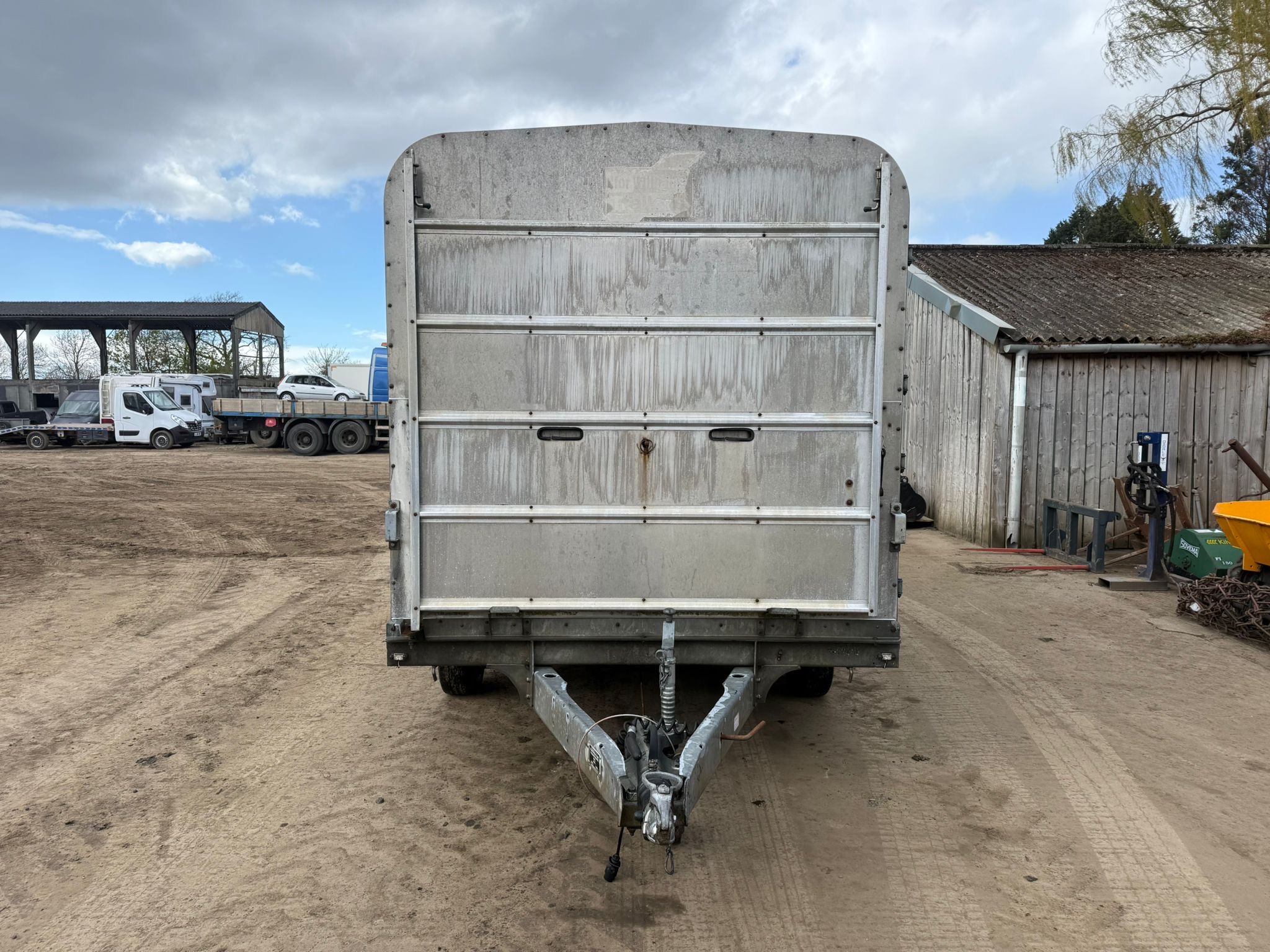 IFOR WILLIAM 12 FT TRI AXLE CATTLE TRAILER - Image 3