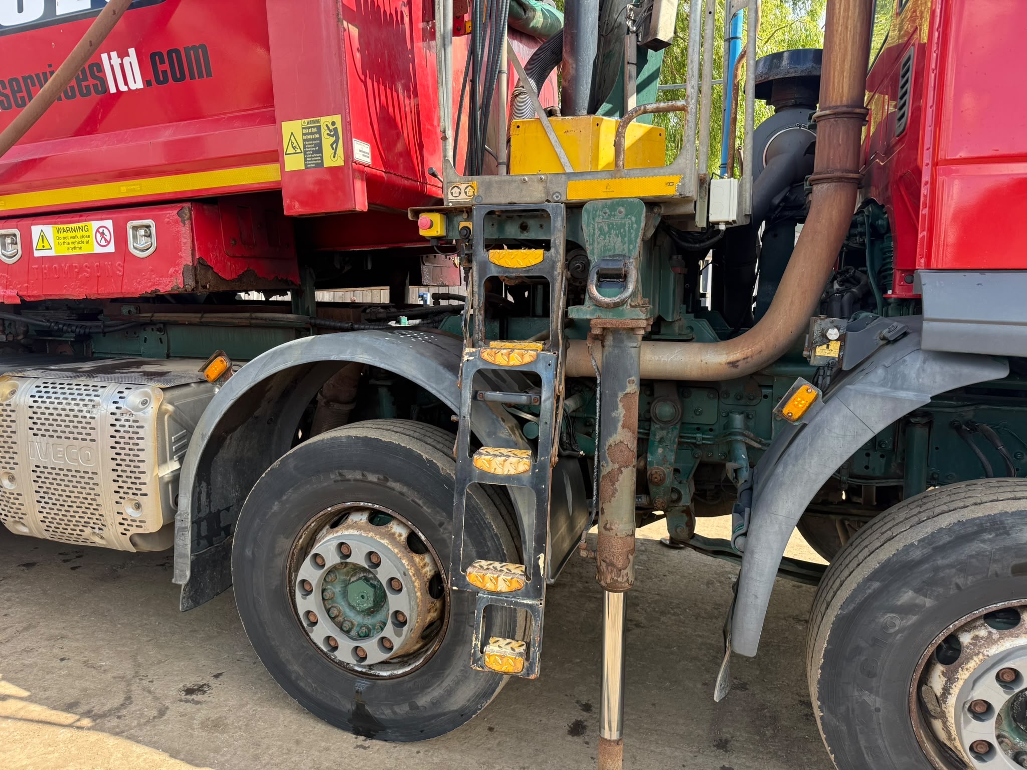 IVECO 340 8 WHEEL TIPPER GRAB LORRY - Image 8