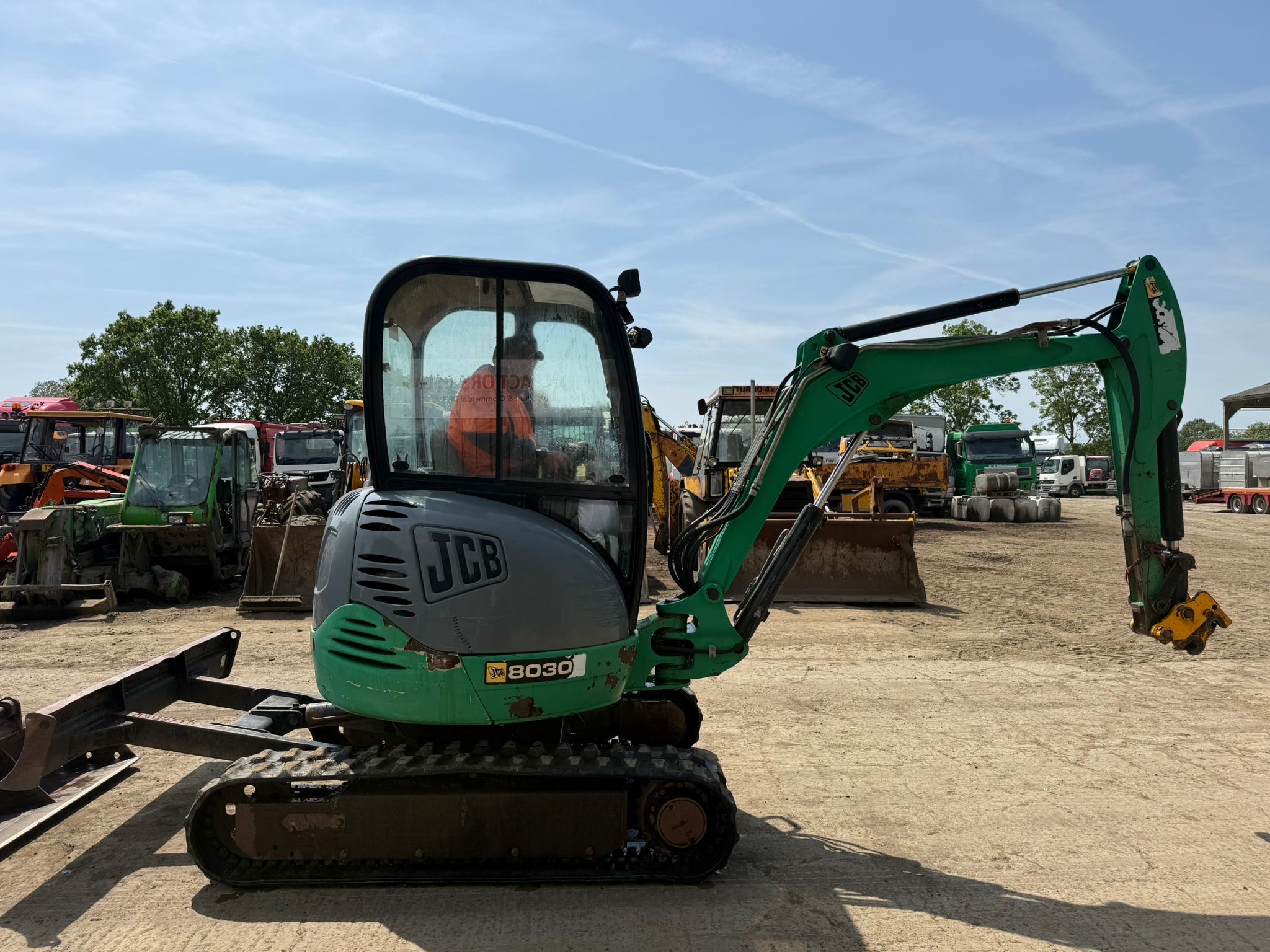 JCB 8030 3 TON MINI DIGGER EXCAVATOR - Image 10