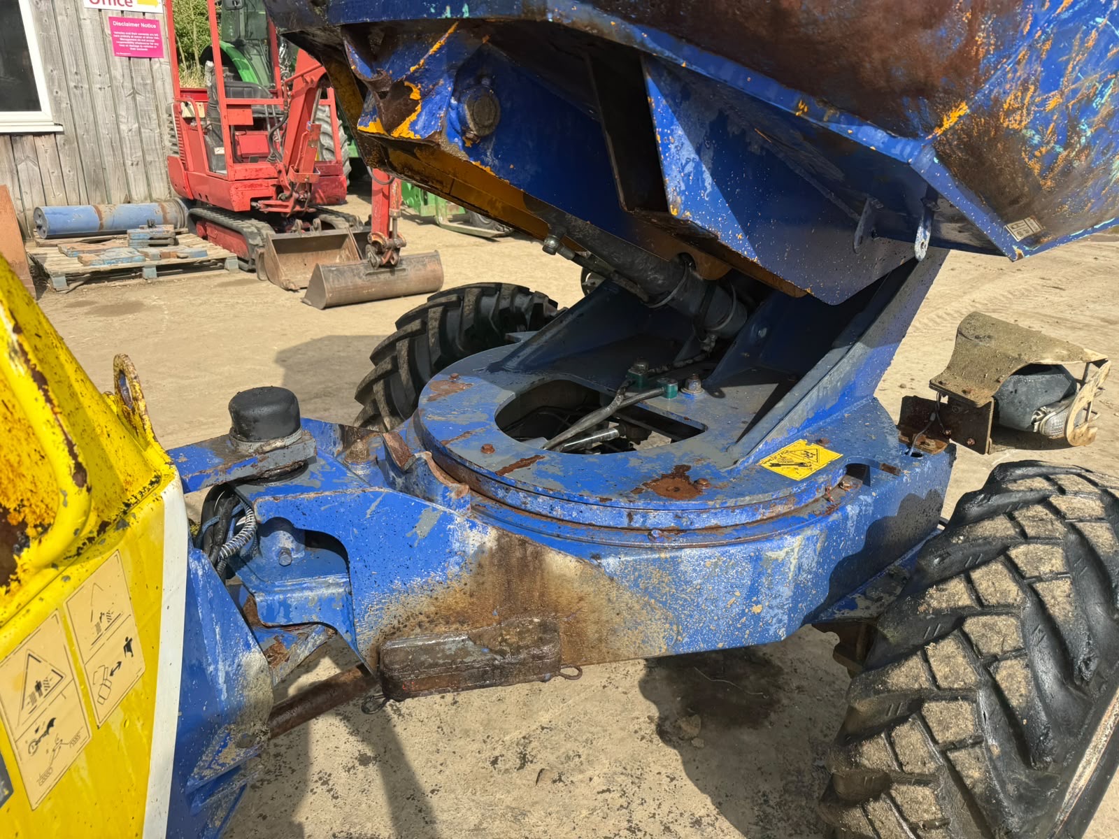 TEREX TA3 SH 3 TON SWIVEL SKIP DUMPER - Image 10