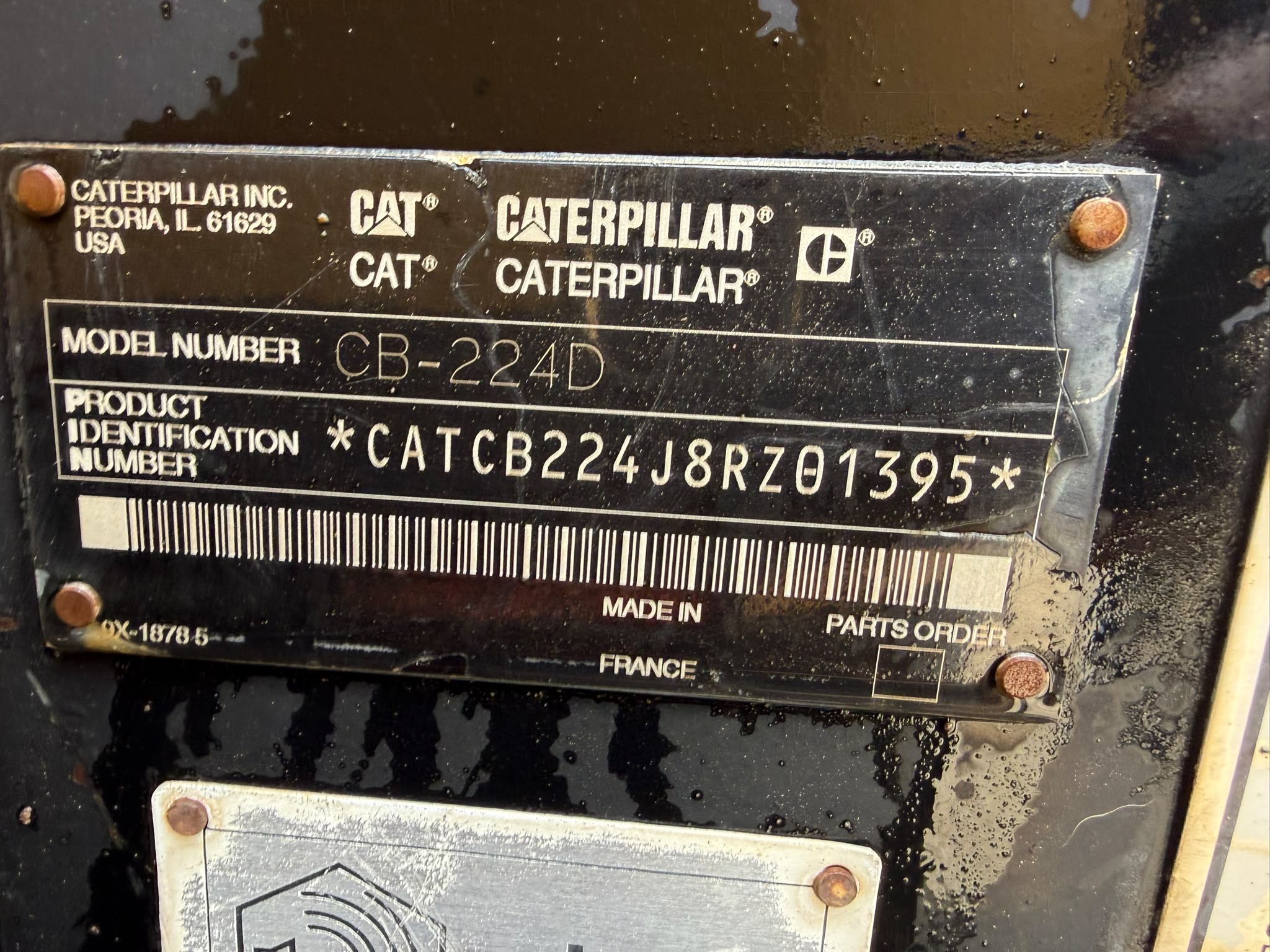 CATERPILLAR CB224D 120 RIDE ON ROLLER - Image 9