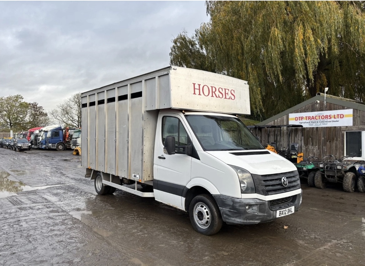 VOLKSWAGEN CRAFTER CR50 TWIN WHEEL HORSE BOX LORRY