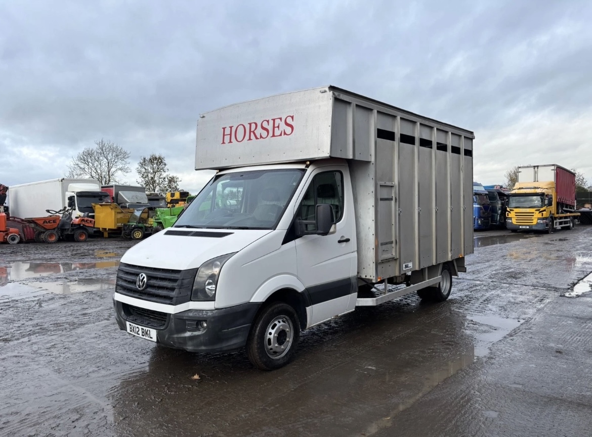 VOLKSWAGEN CRAFTER CR50 TWIN WHEEL HORSE BOX LORRY - Image 22