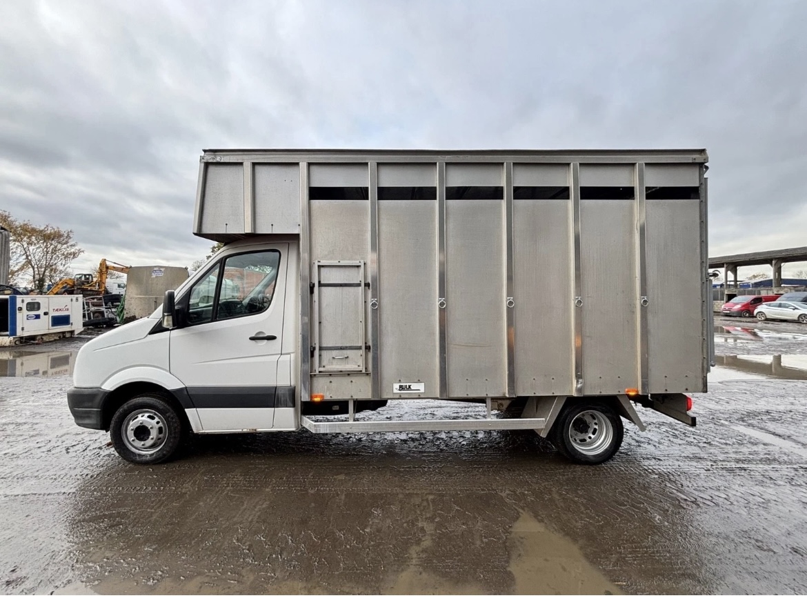 VOLKSWAGEN CRAFTER CR50 TWIN WHEEL HORSE BOX LORRY - Image 20