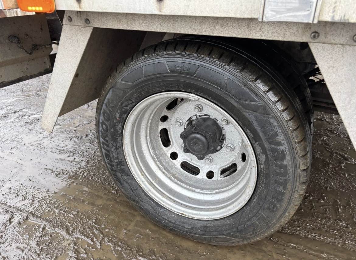 VOLKSWAGEN CRAFTER CR50 TWIN WHEEL HORSE BOX LORRY - Image 16