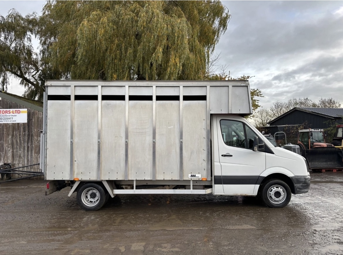 VOLKSWAGEN CRAFTER CR50 TWIN WHEEL HORSE BOX LORRY - Image 15
