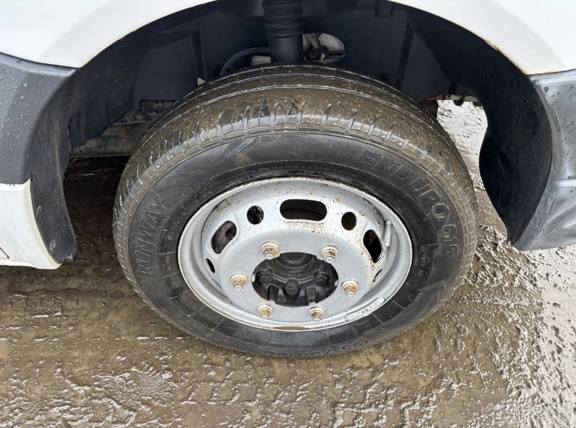 VOLKSWAGEN CRAFTER CR50 TWIN WHEEL HORSE BOX LORRY - Image 14