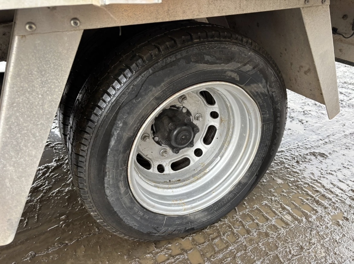 VOLKSWAGEN CRAFTER CR50 TWIN WHEEL HORSE BOX LORRY - Image 3